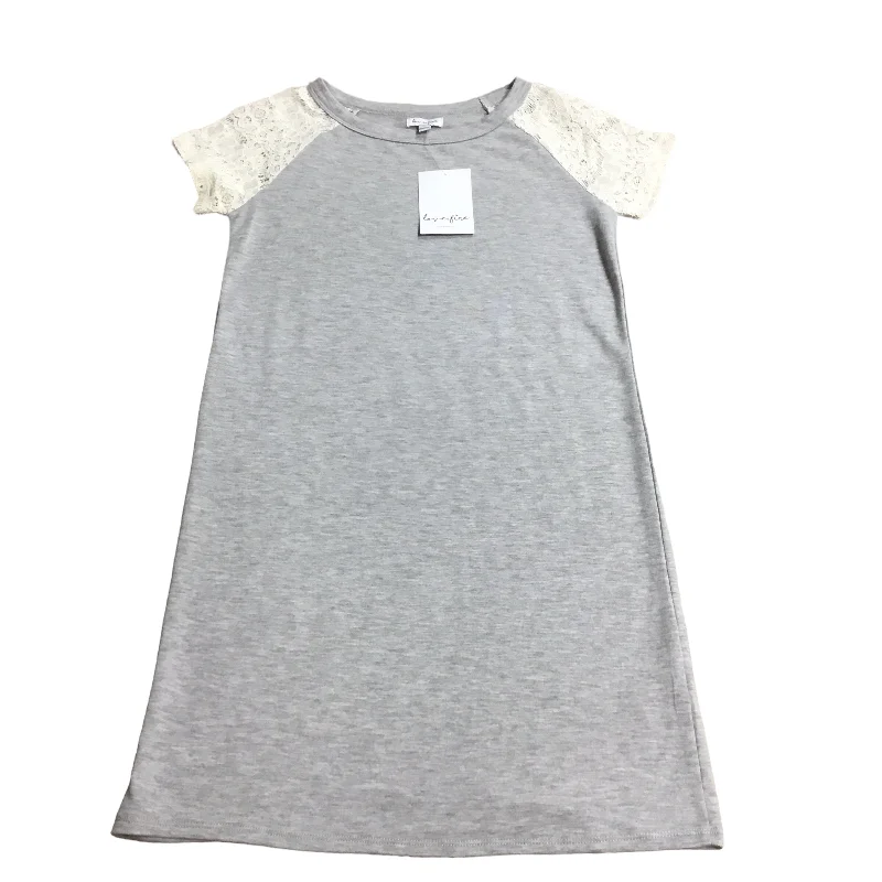 Top Short Sleeve By Love Fire In Grey, Size: L