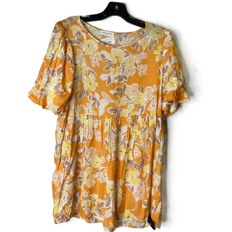 Top Short Sleeve By First Love In Orange, Size: M