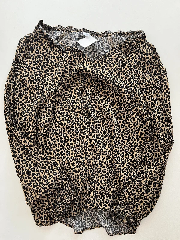 Top Long Sleeve By Old Navy In Animal Print, Size: L