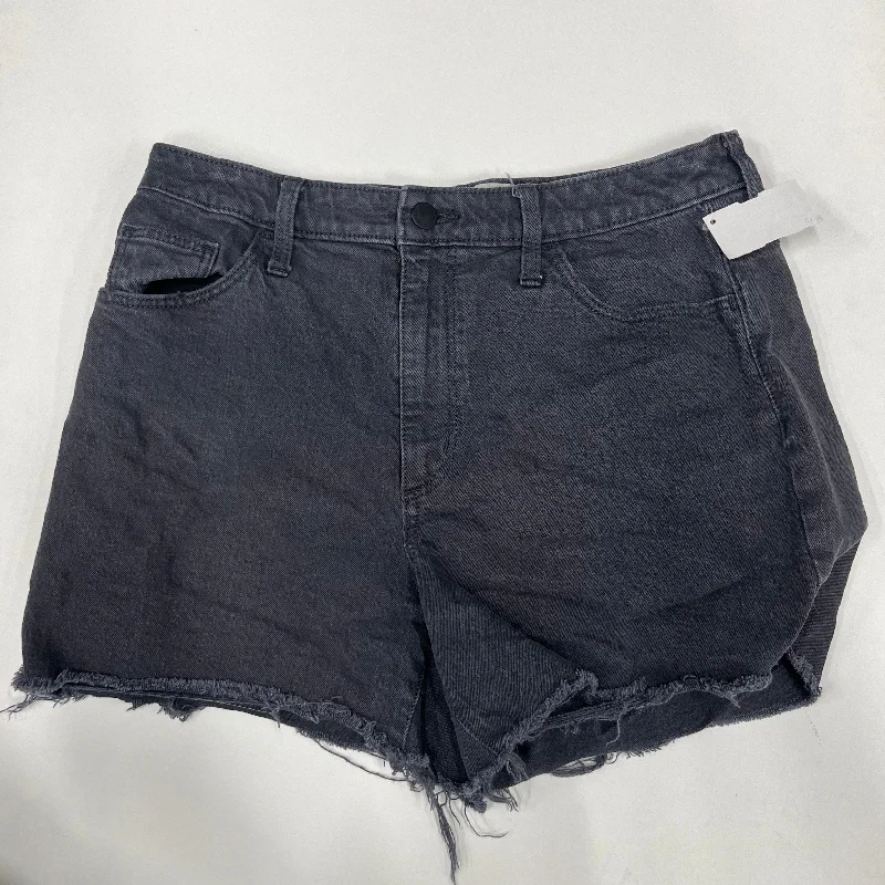 Shorts By Universal Thread  Size: 8